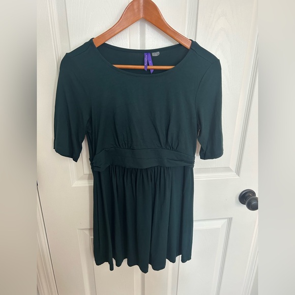 Seraphine maternity to nursing short sleeve fitted top S - Picture 4 of 7